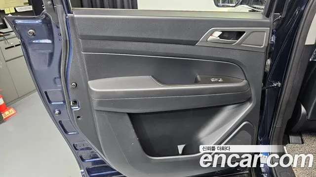 KG_Mobility_Ssangyong Rexton 2018 thumb 8