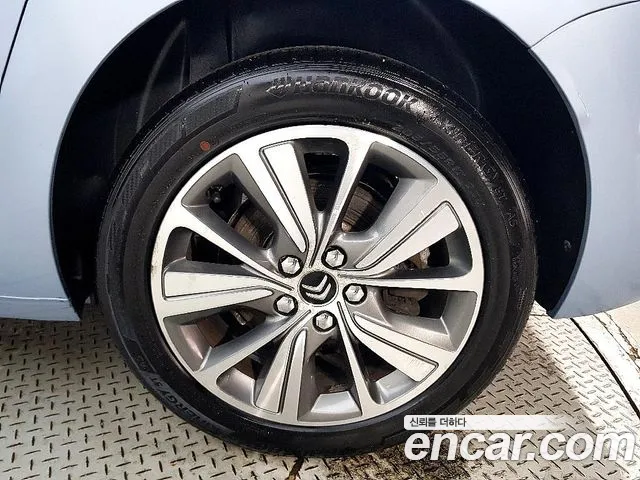 DS C4 Picasso 2015 thumb 12