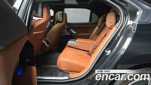 BMW 7 серии 2025 thumb 5