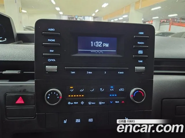 Hyundai Staria 2022 thumb 10