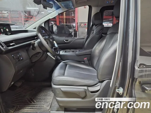Hyundai Staria 2022 thumb 6