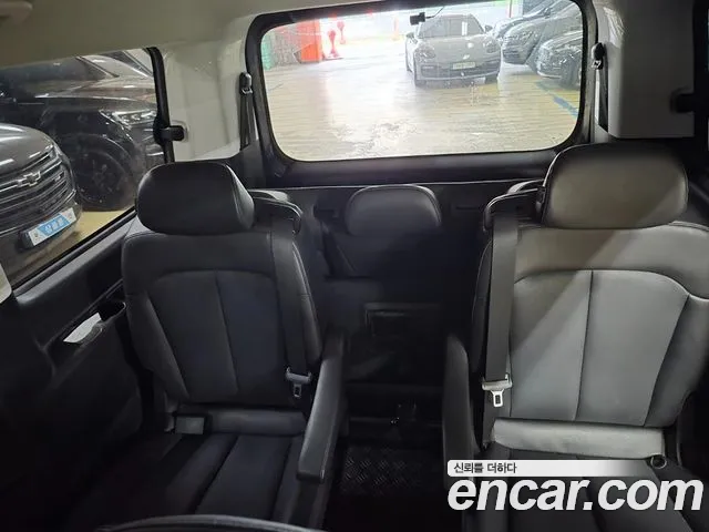 Hyundai Staria 2022 thumb 2
