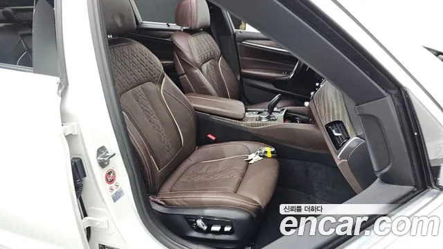 BMW 5 серии 2017 thumb 2