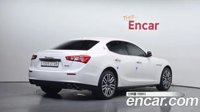 Maserati Ghibli 2016 thumb 12