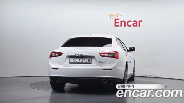Maserati Ghibli 2016 thumb 4