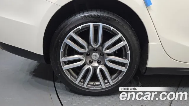 Maserati Ghibli 2016 thumb 2