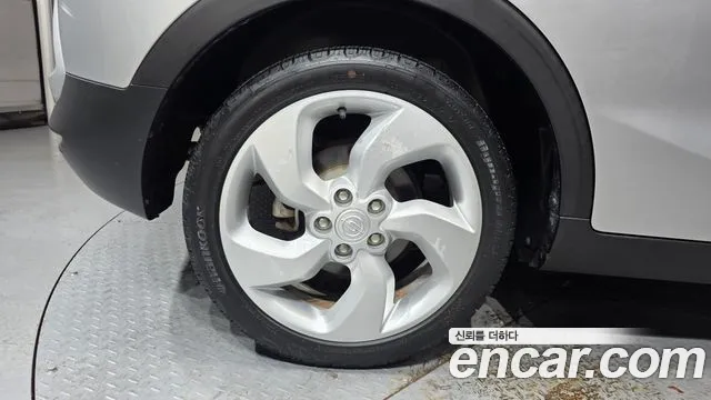 KG_Mobility_Ssangyong TIBOLI 2015 thumb 11