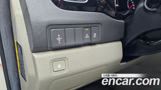 Kia Carnival 2015 thumb 7