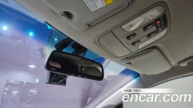 Kia Carnival 2015 thumb 4