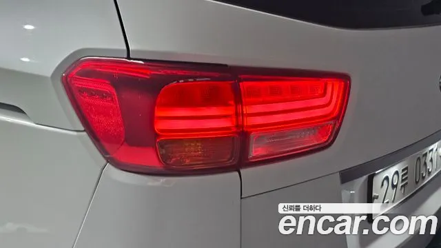 Kia Carnival 2015 thumb 5