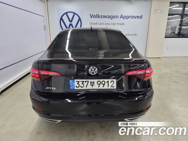 Volkswagen Jetta 2020 thumb 3