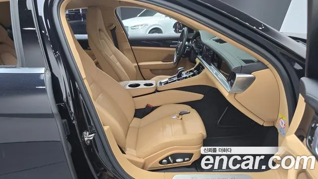 Porsche Panamera 2020 thumb 3