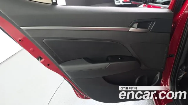 Hyundai Avante 2017 thumb 4