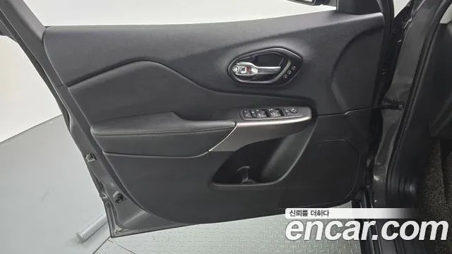 Jeep Cherokee 2022 thumb 8