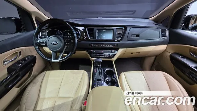 Kia Carnival 2019 thumb 2