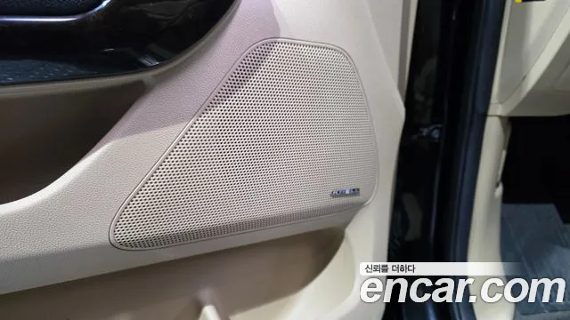 Kia Carnival 2019 thumb 7