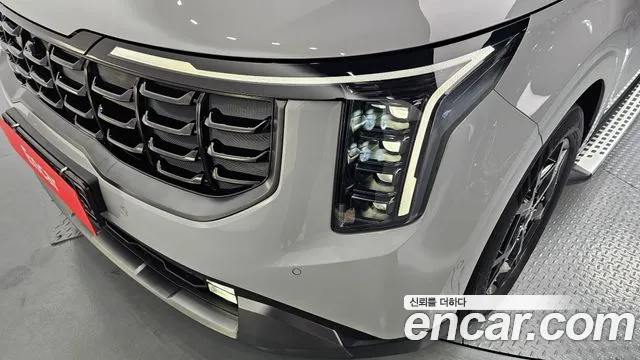 Kia Carnival 2024 thumb 3