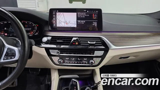 BMW 5 серии 2020 thumb 11