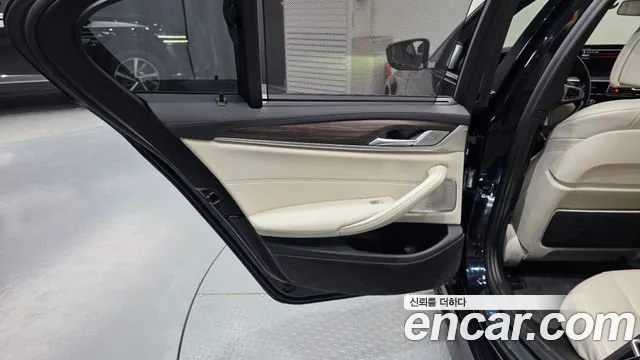 BMW 5 серии 2020 thumb 2