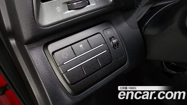 KG_Mobility_Ssangyong TIBOLI 2017 thumb 10