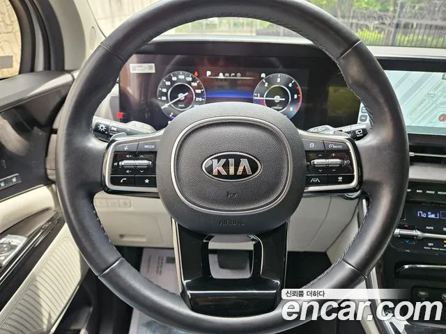 Kia Carnival 2021 thumb 4