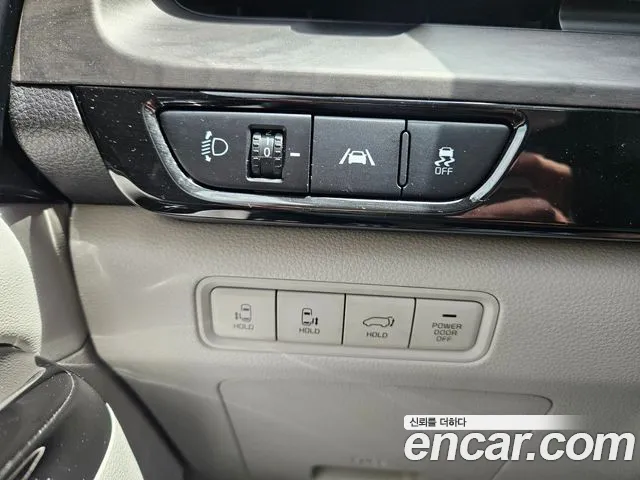 Kia Carnival 2021 thumb 8