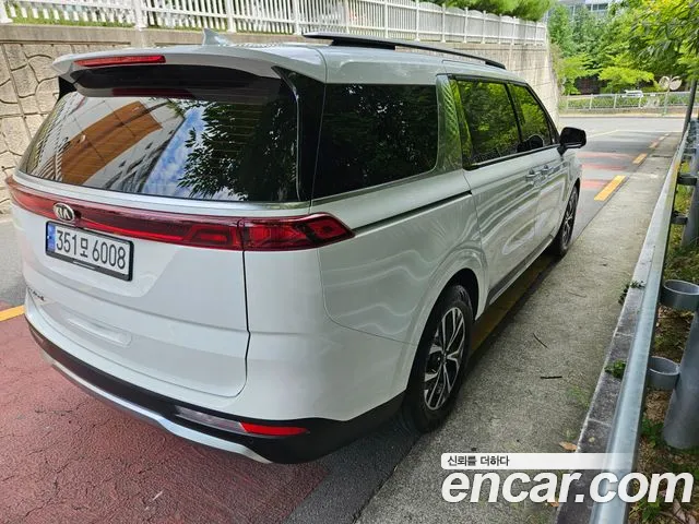 Kia Carnival 2021 thumb 3