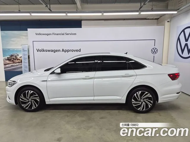 Volkswagen Jetta 2020 thumb 2