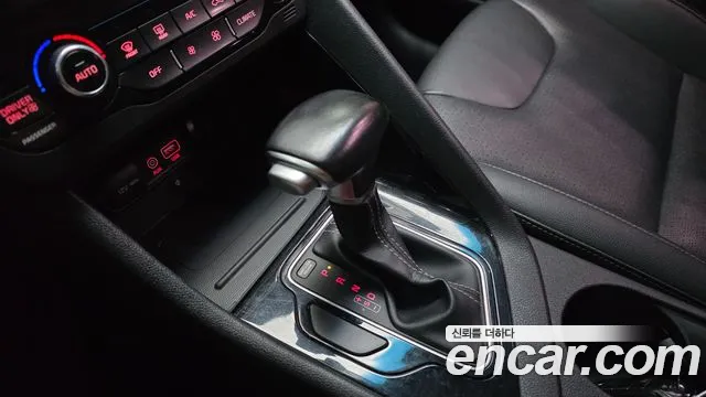 Kia Niro 2017 thumb 11