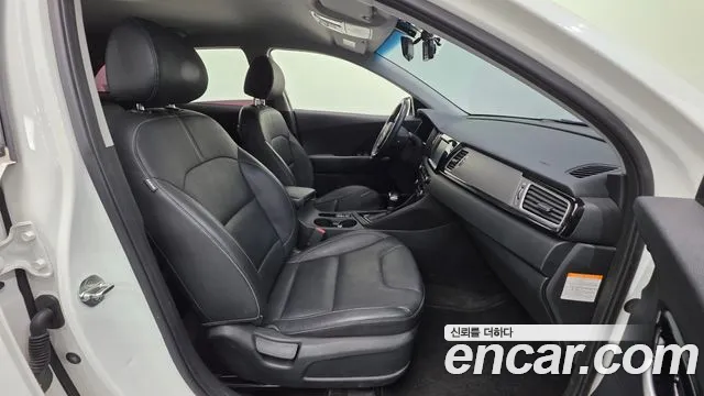 Kia Niro 2017 thumb 10