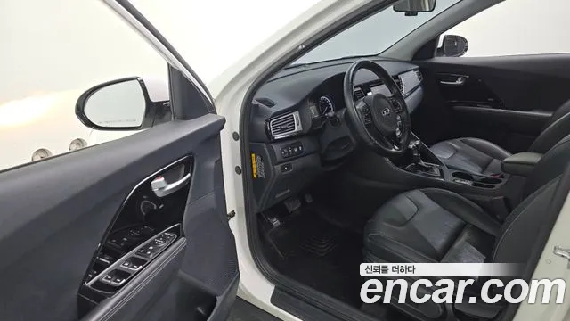 Kia Niro 2017 thumb 3