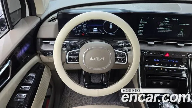 Kia Carnival 2023 thumb 4