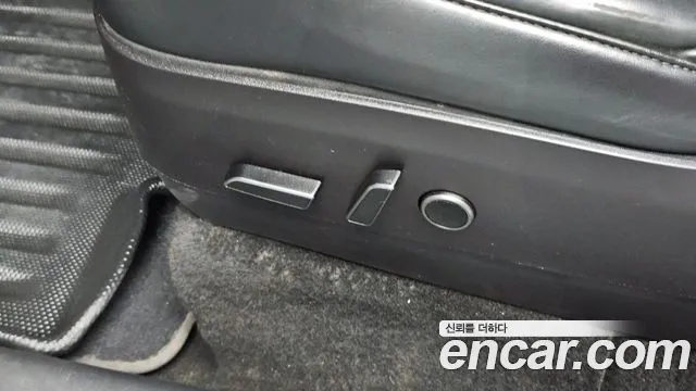 Tesla Model Y 2021 thumb 6