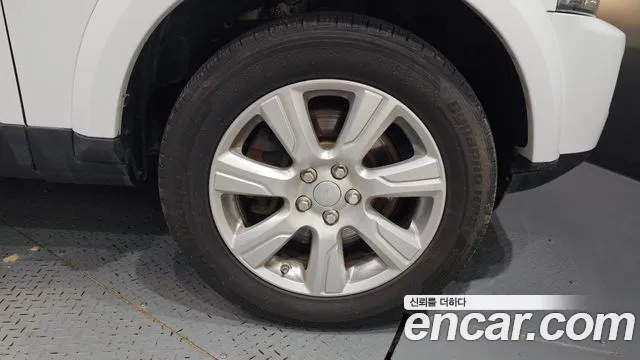 Land Rover Discovery 2016 thumb 8