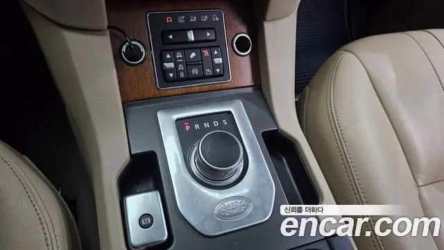 Land Rover Discovery 2016 thumb 7