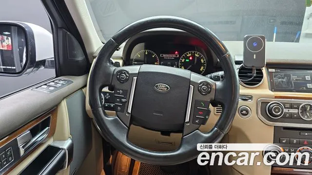 Land Rover Discovery 2016 thumb 3