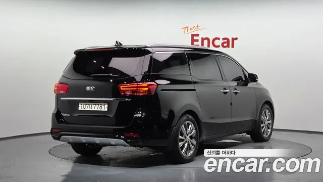 Kia Carnival 2018 thumb 8