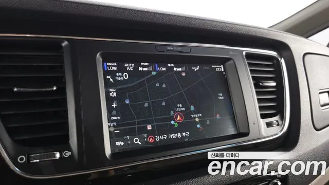 Kia Carnival 2018 thumb 2