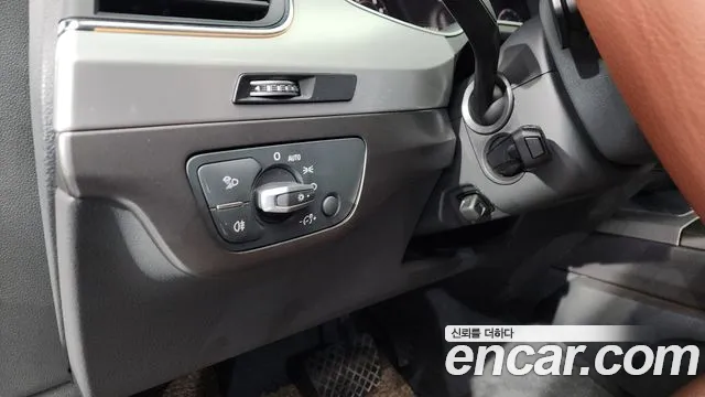 Audi Q7 2019 thumb 11