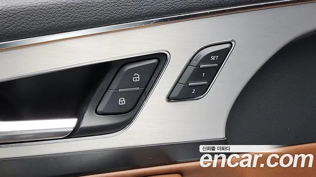 Audi Q7 2019 thumb 7