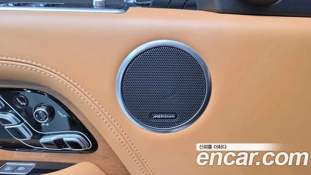 Land Rover Range Rover 2021 thumb 5