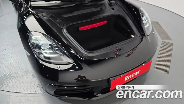 Porsche Cayman 2017 thumb 2
