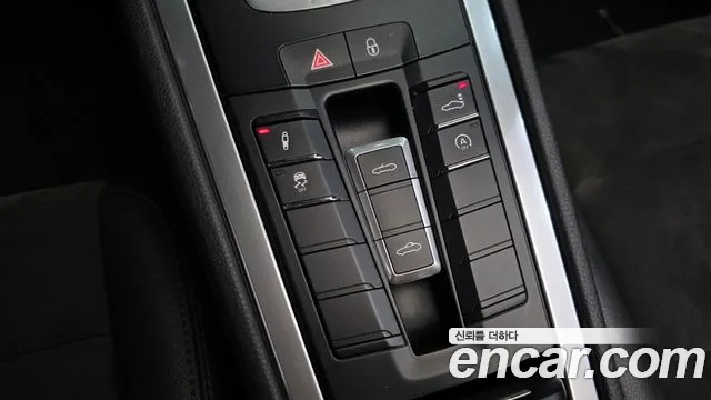 Porsche Cayman 2017 thumb 10