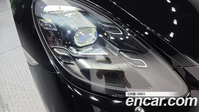 Porsche Cayman 2017 thumb 6