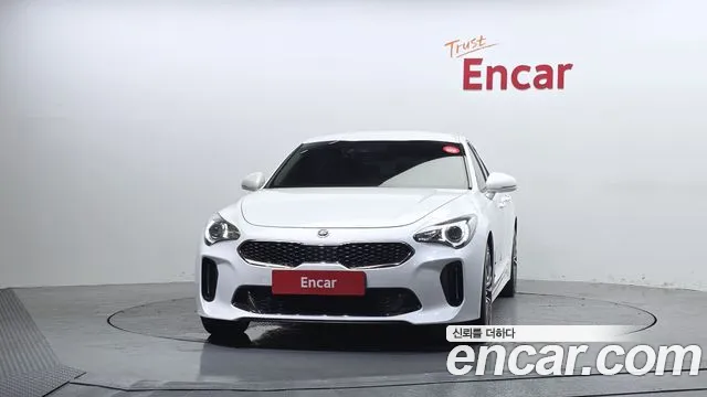 Kia Stinger 2018 thumb 2