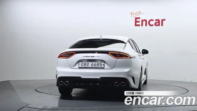 Kia Stinger 2018 thumb 12