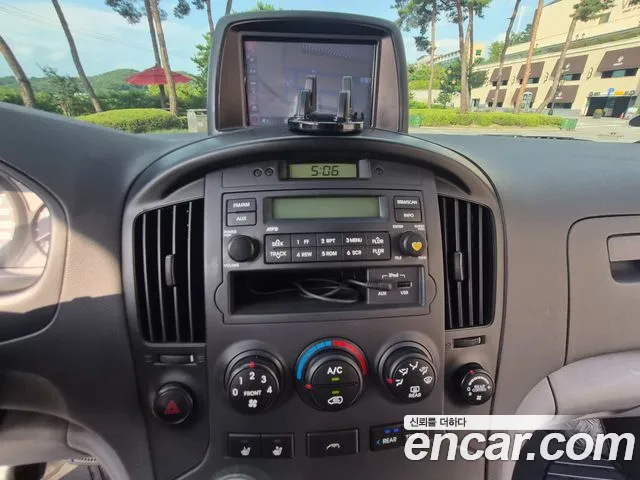 Hyundai Starex 2011 thumb 11