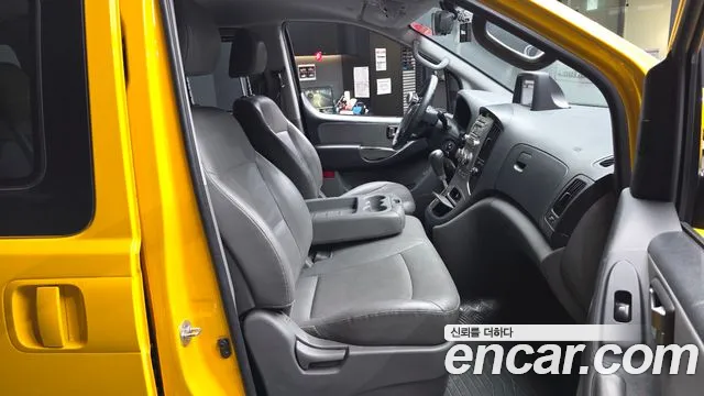 Hyundai Starex 2014 thumb 2