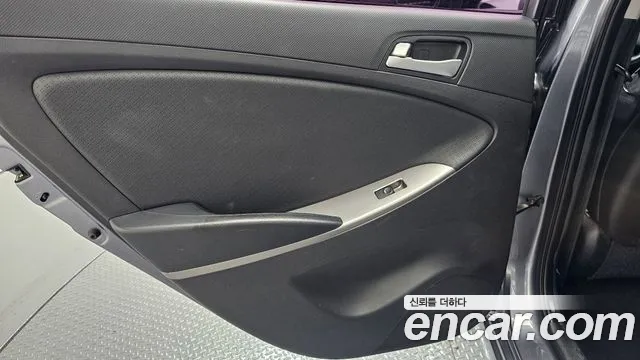 Hyundai Accent 2016 thumb 3