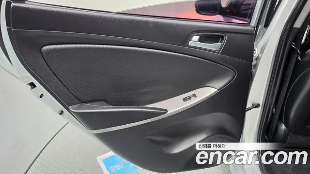 Hyundai Accent 2015 thumb 6
